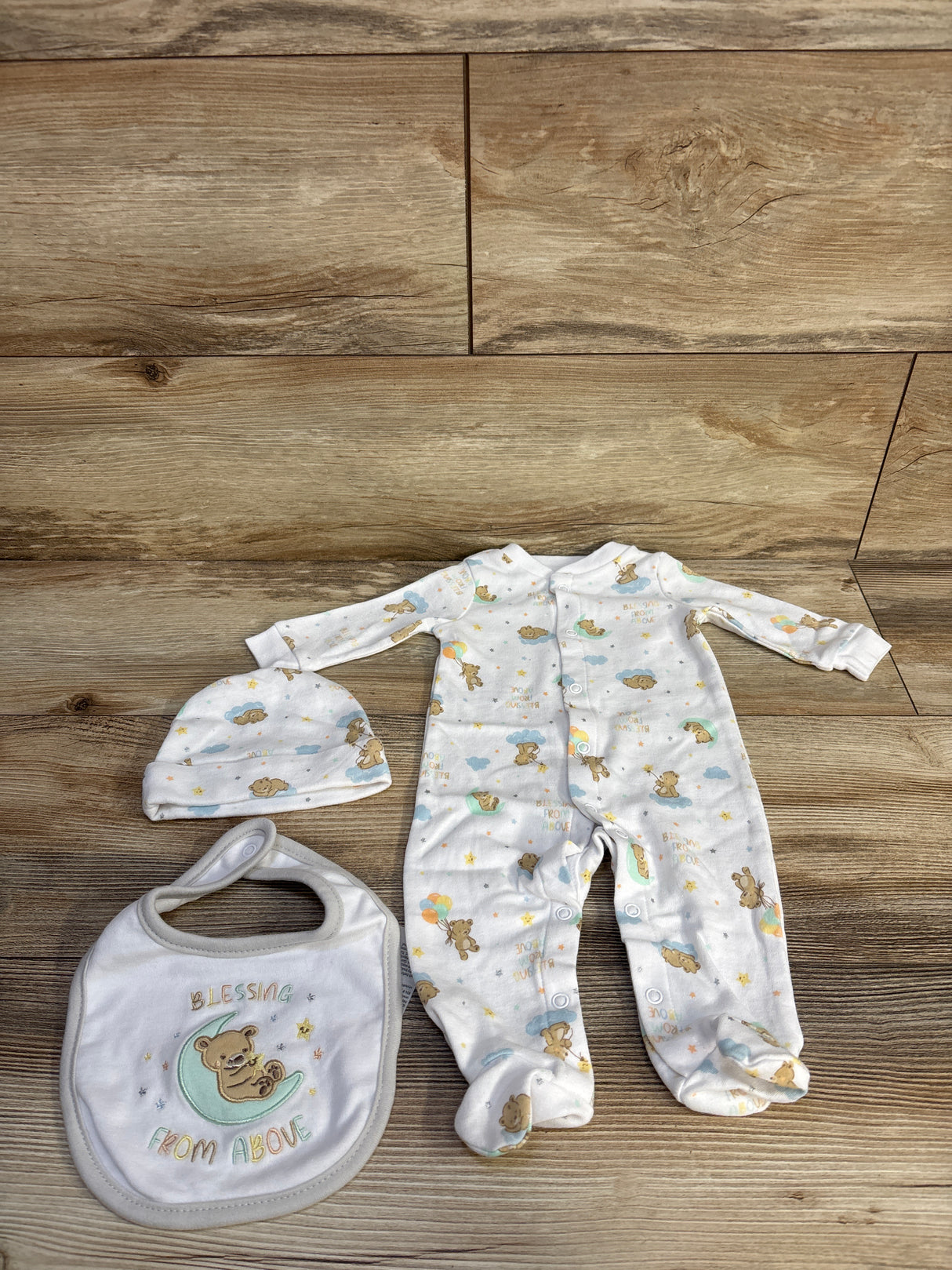 Mikey & Lottie 3pc Sleeper, Bib, & Hat Set White sz 0-3m