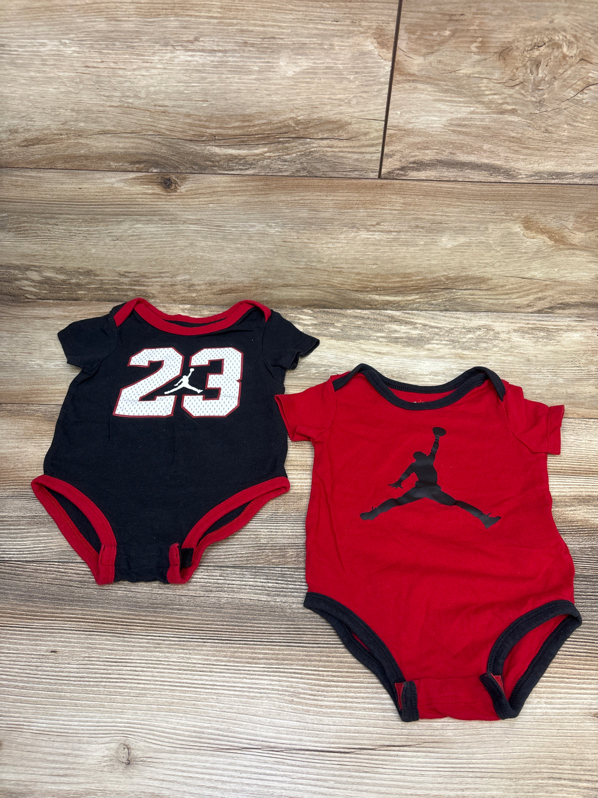 Jordan 2pk Bodysuits Red sz 12m