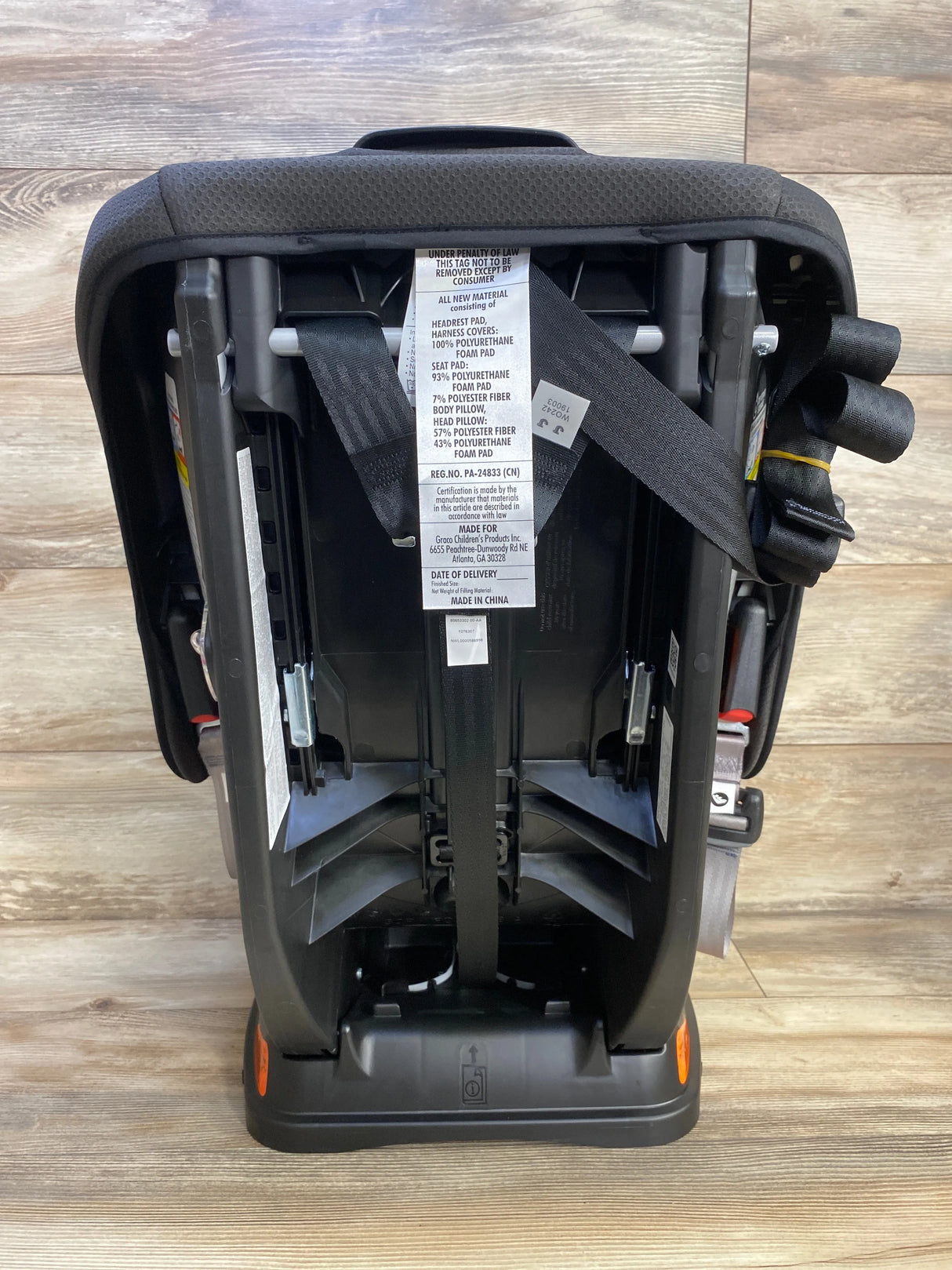 NEW Graco Extend2Fit Convertible Car Seat in Gotham