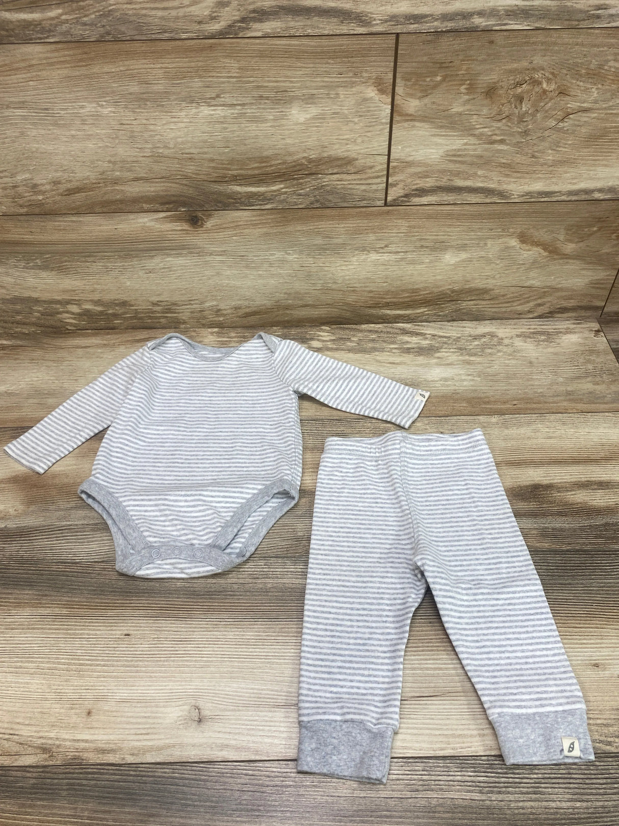 Easy-Peasy Organic 2Pc Bodysuit & Pants Stripes Grey Sz 6-9m