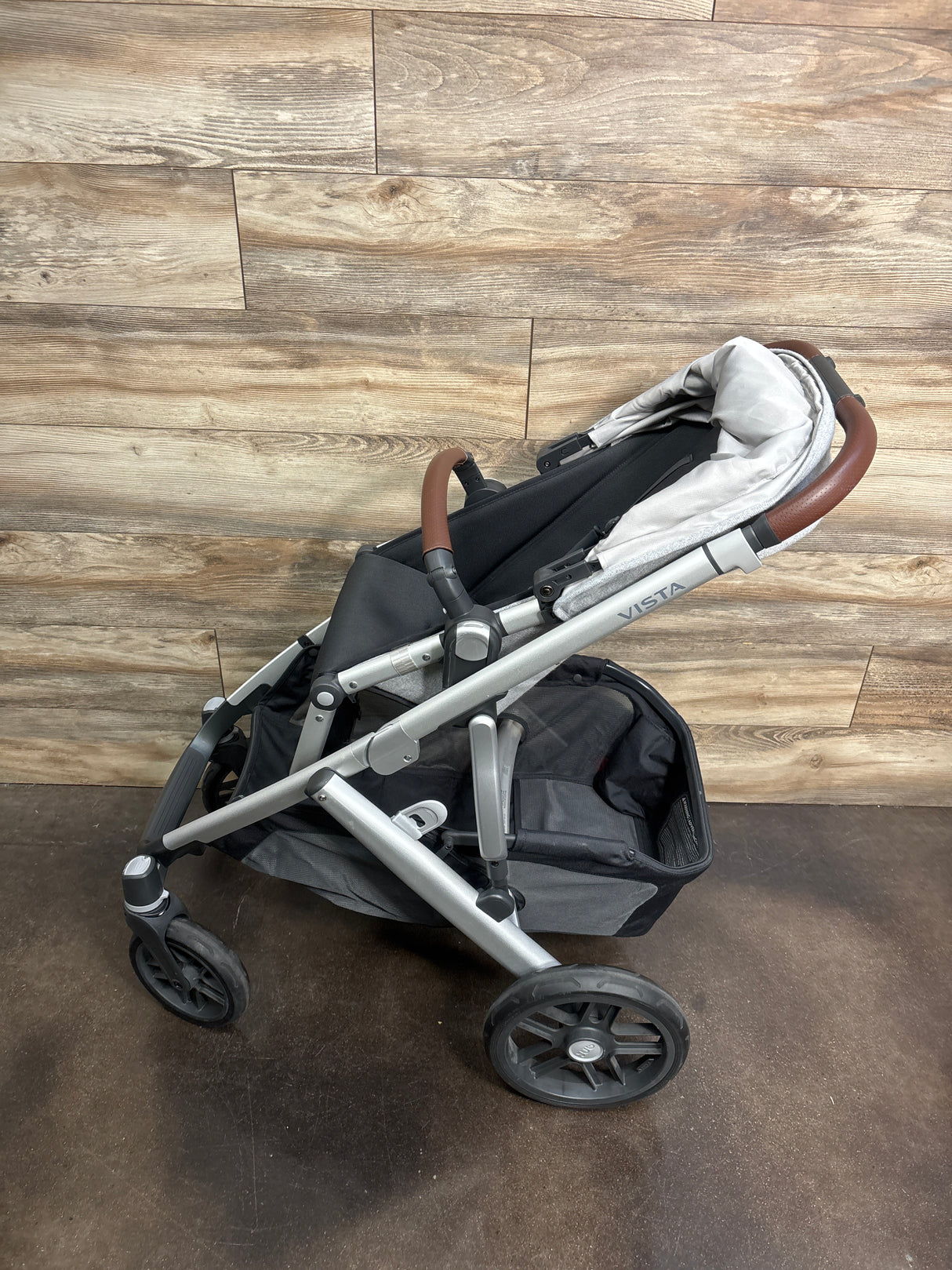 UPPAbaby Vista V2 Stroller & Bassinet in Gregory