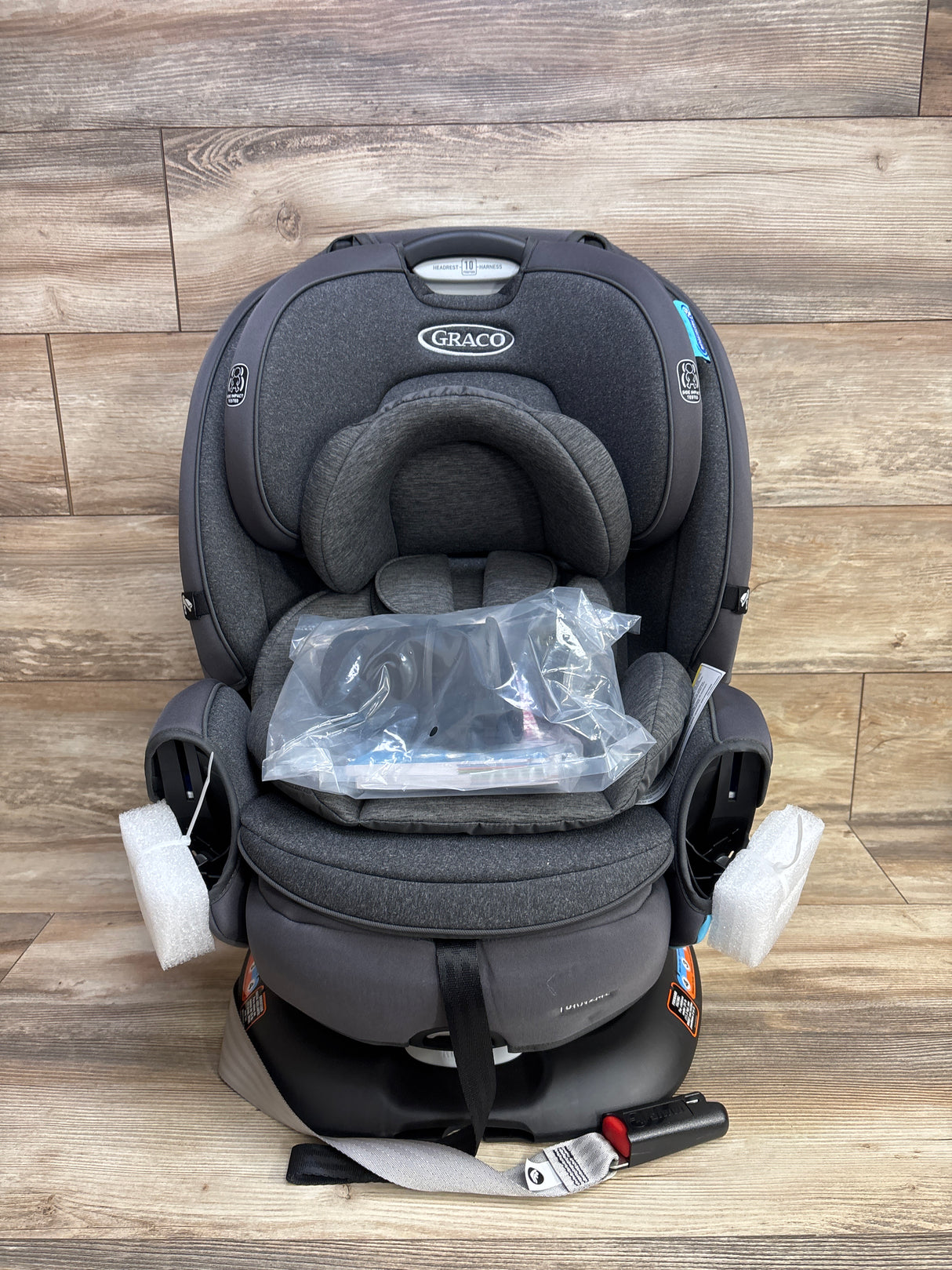 NEW Graco Turn2Me 3-in-1 Rotating Convertible Car Seat in Manchester