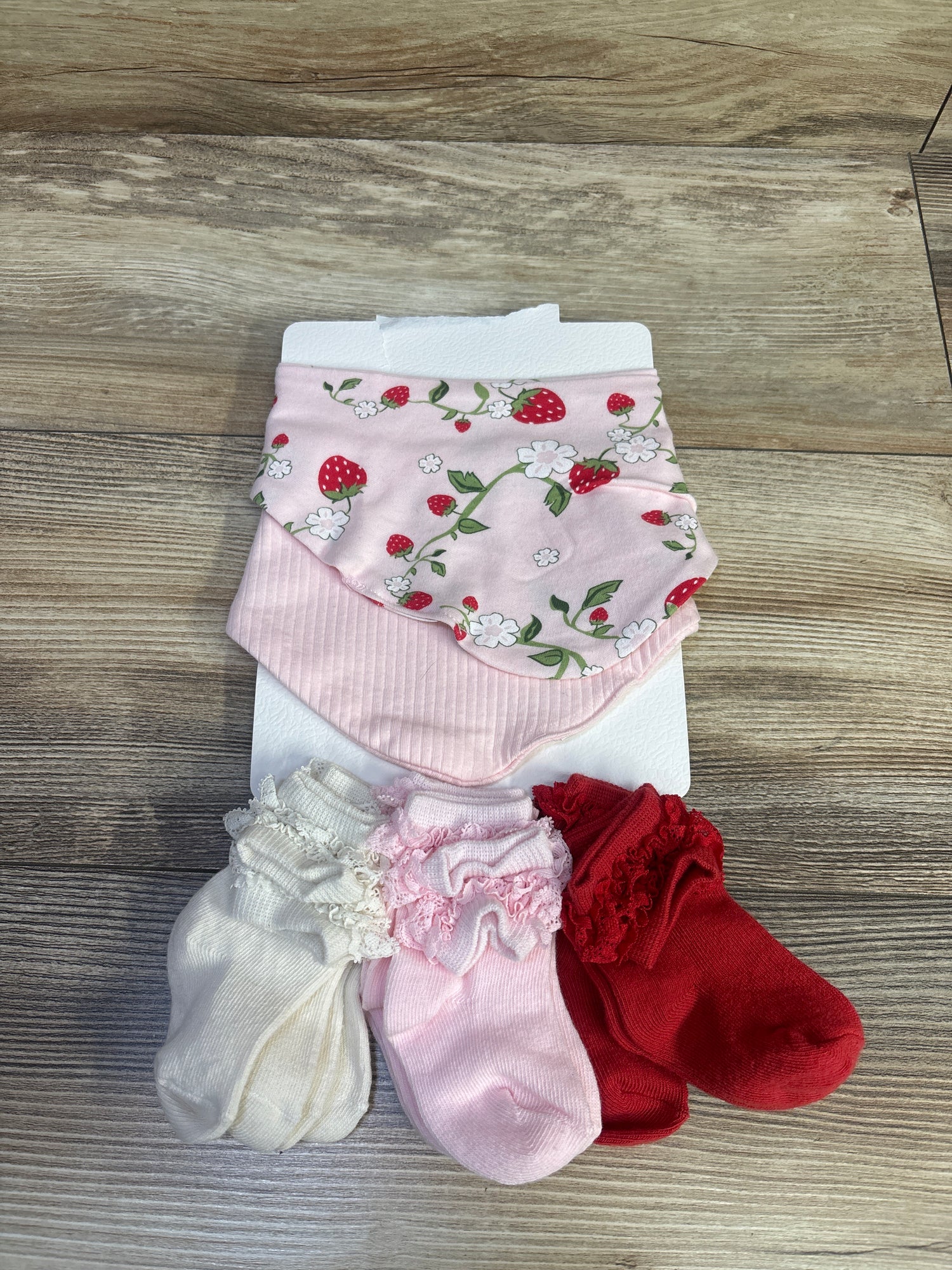 NEW Jessica Simpson 8pc Bib & Socks Set Pink sz 6-9m