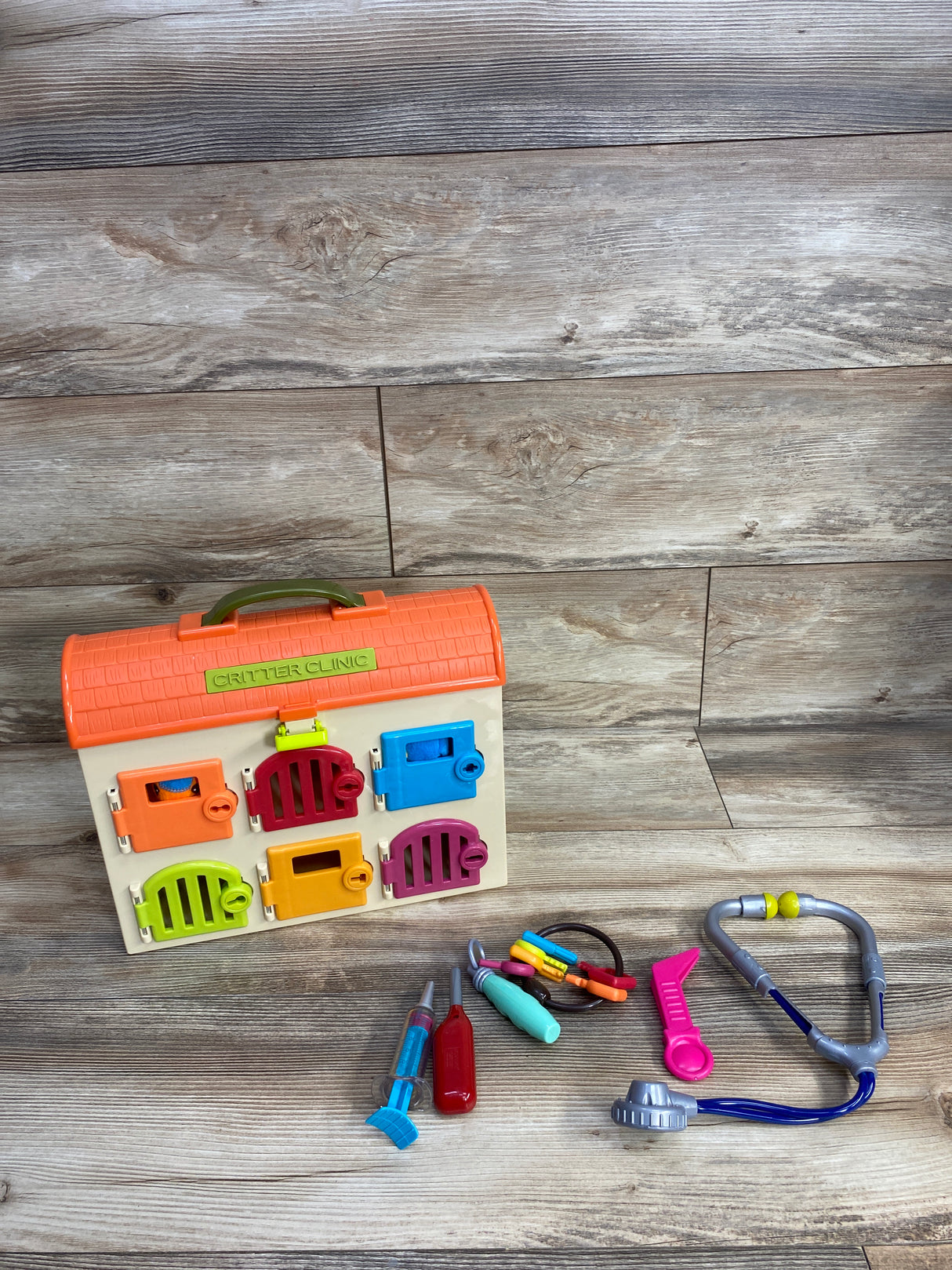 B. Toys Critter Clinic - Toy Vet Kit