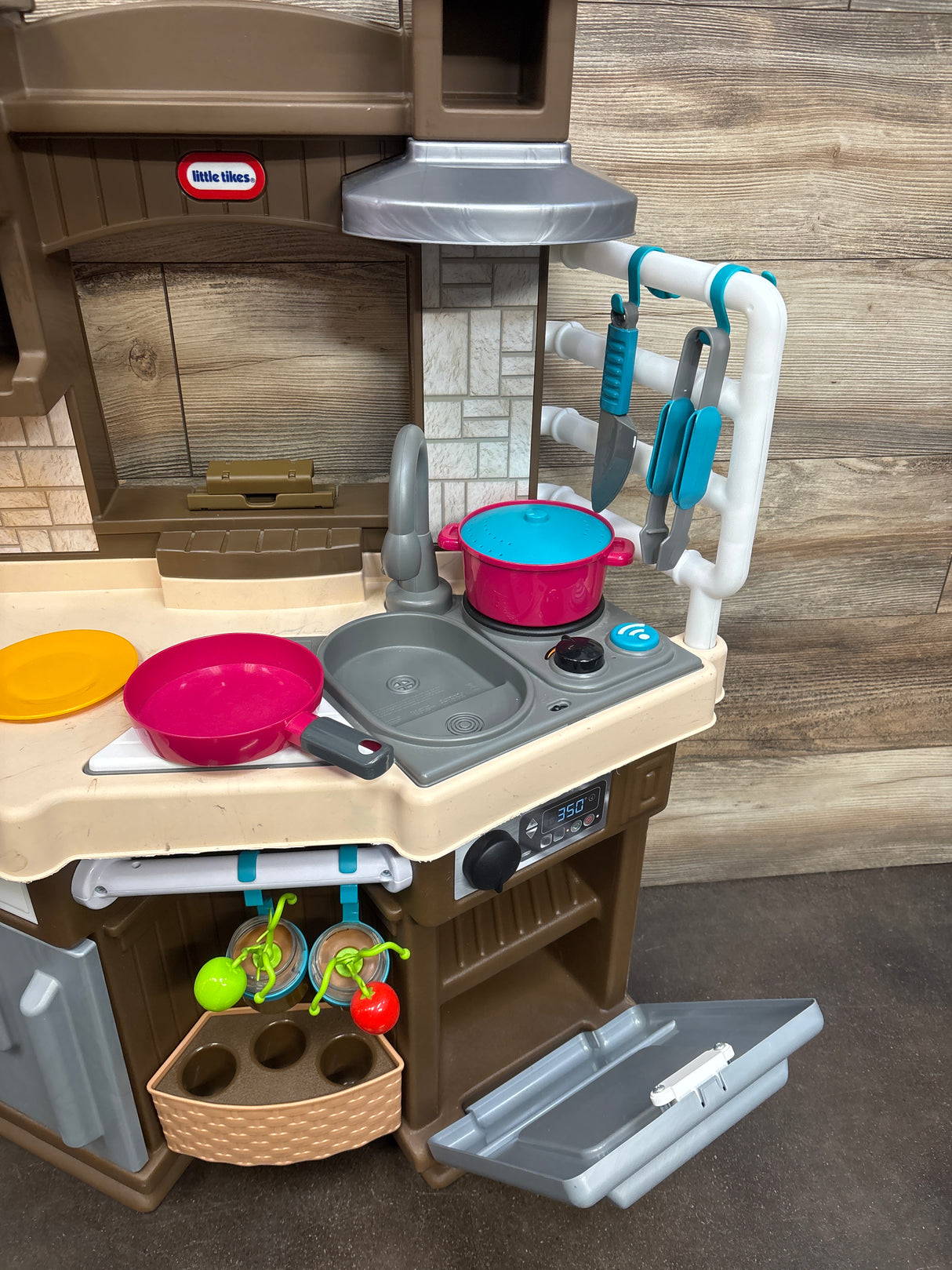 Little Tikes Cook 'n Learn Smart Kitchen + Accessories
