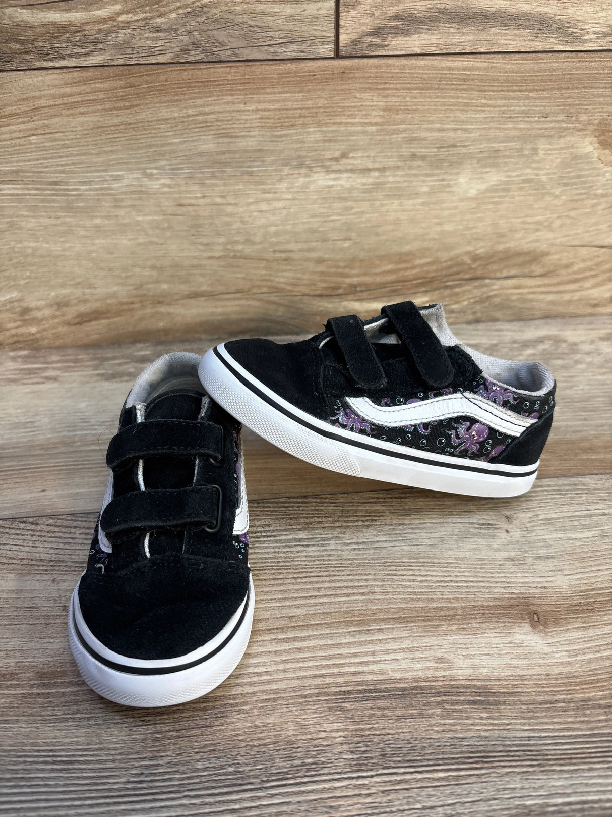 Vans Old Skool V Glow Octopus Sneakers, Black sz 9c