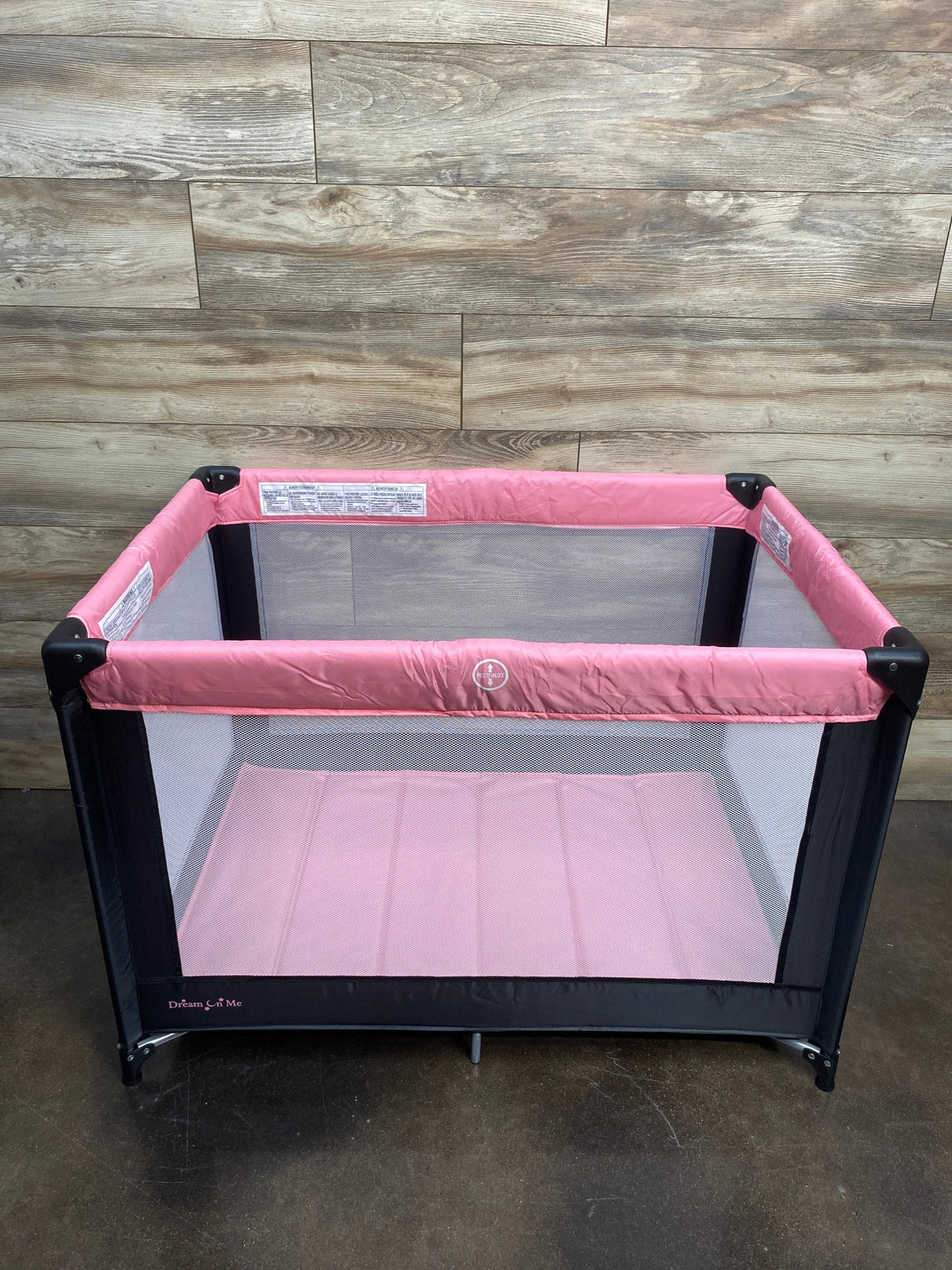 Dream On Me Nest Portable Play Yard, Black/Pink