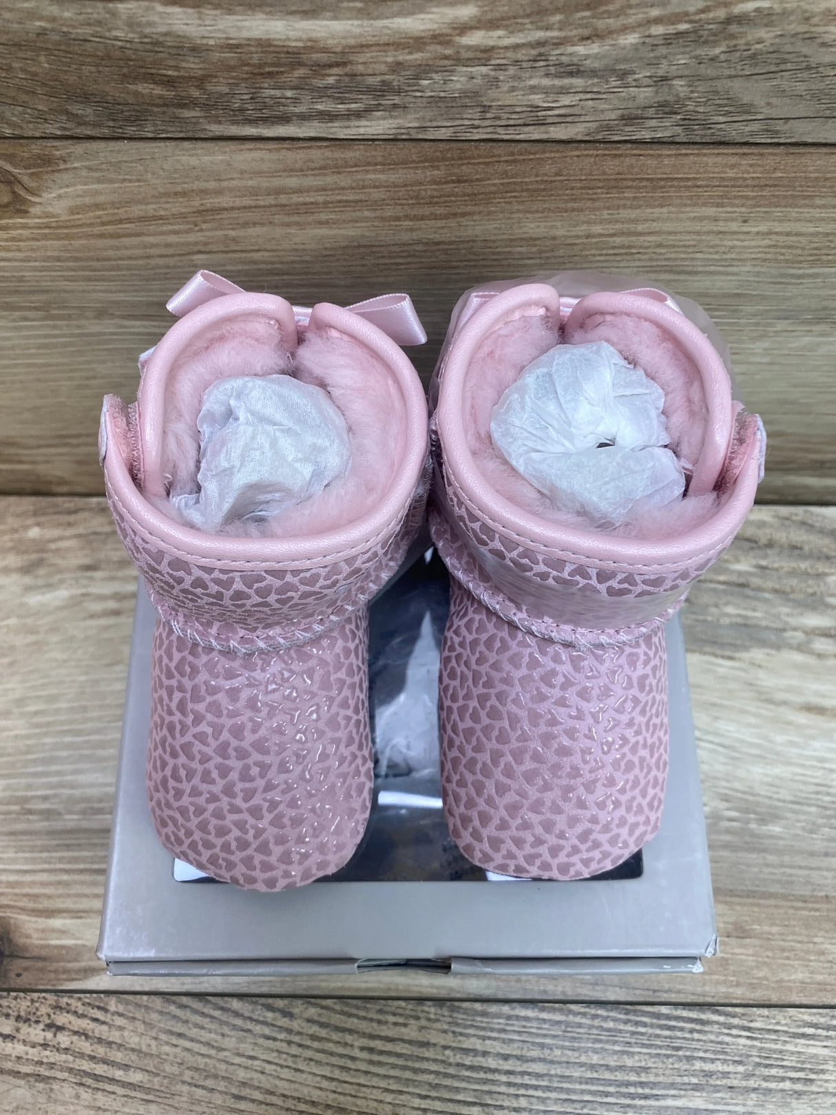 NEW UGG Baby Jesse Bow II Gel Hearts Pink Sz 2c/3c