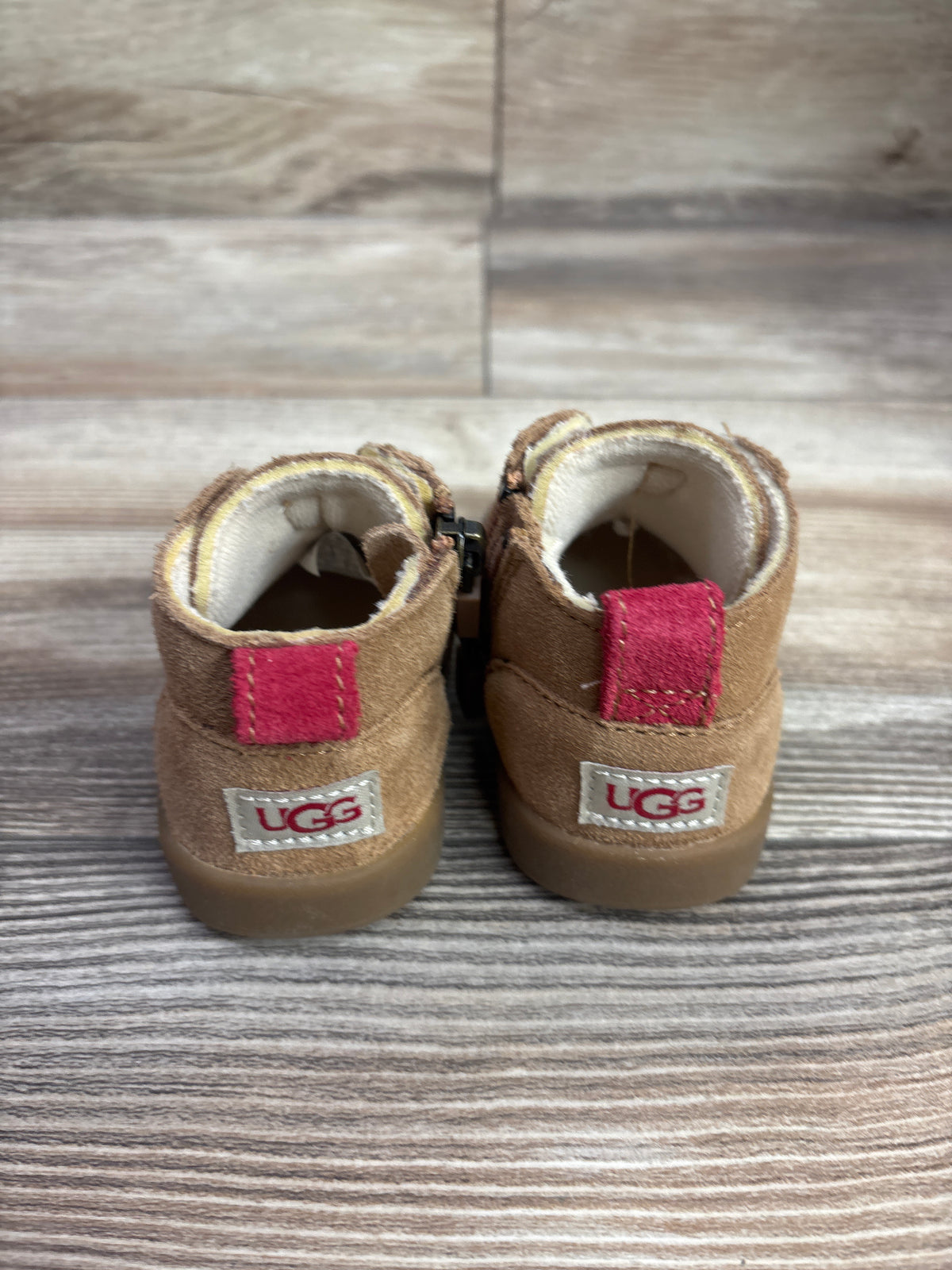 Ugg Kristjan Chukka Boots Chestnut sz 2-3c