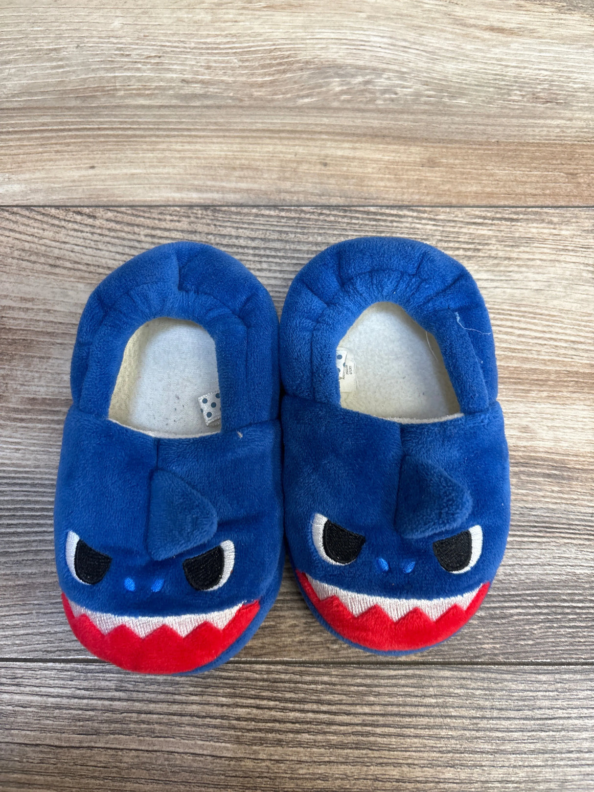 Baby Shark Slippers Blue sz 5-6c