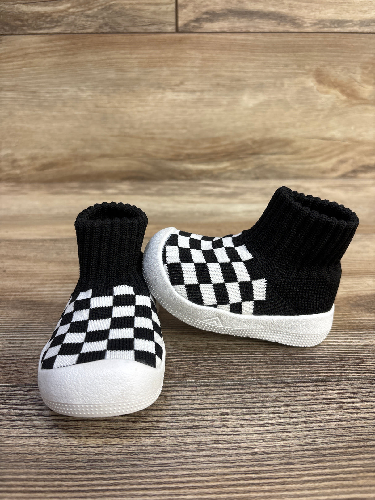 EASHI Non-Slip Sock Shoes, Checkered Black/White sz 3.5c
