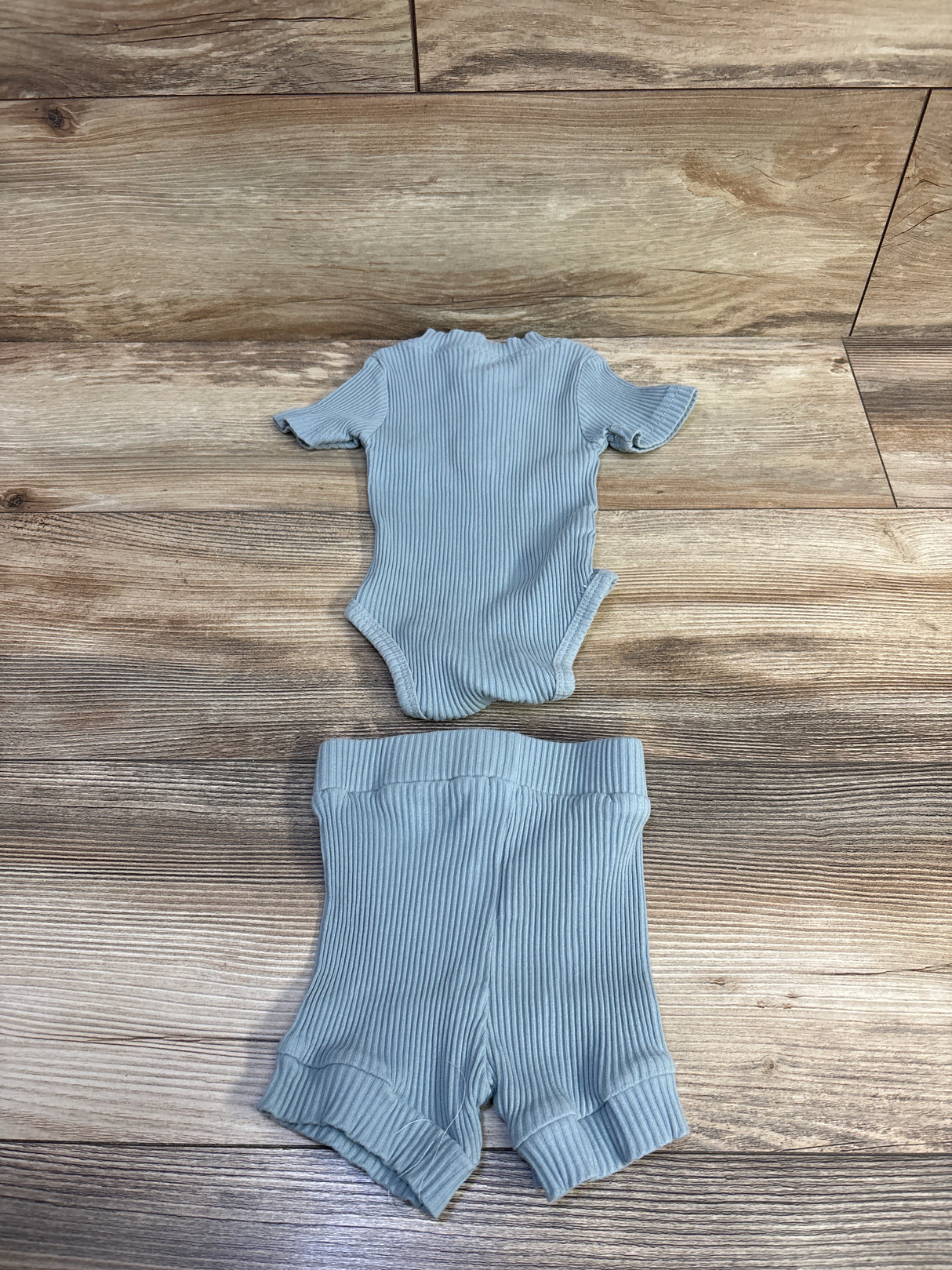 Ribbed 2pc Henley Bodysuit & Shorts Set Blue sz 3-6m