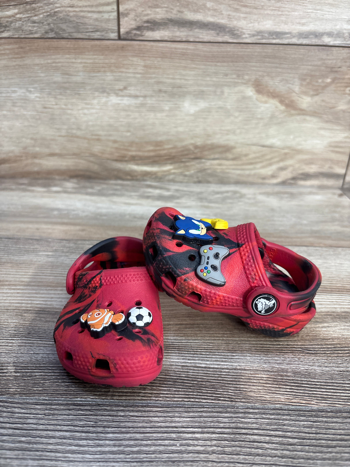Crocs Classic Clogs with Jibbitz Red sz 4c