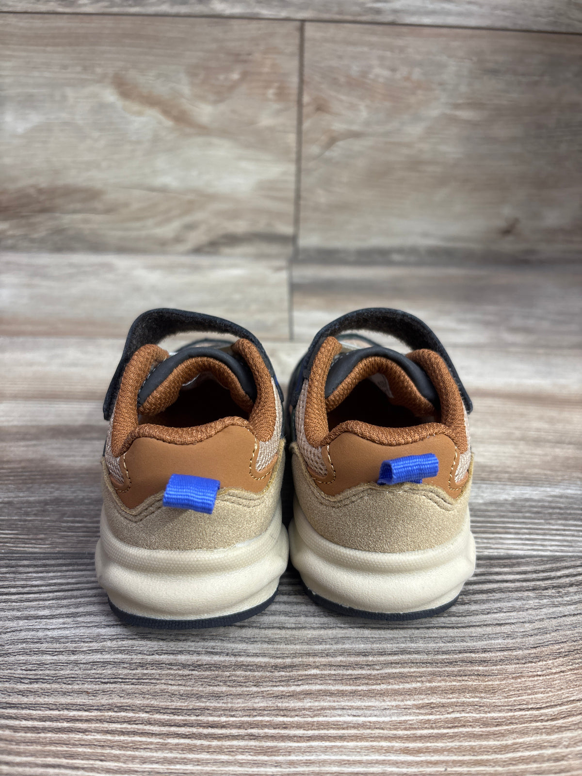 Wonder Nation Chunky Jogger Sneakers Brown sz 4c