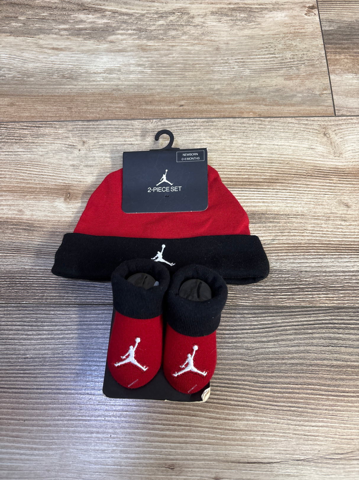 NEW Jordan 2pc Hat & Booties Set Red sz 0-6m