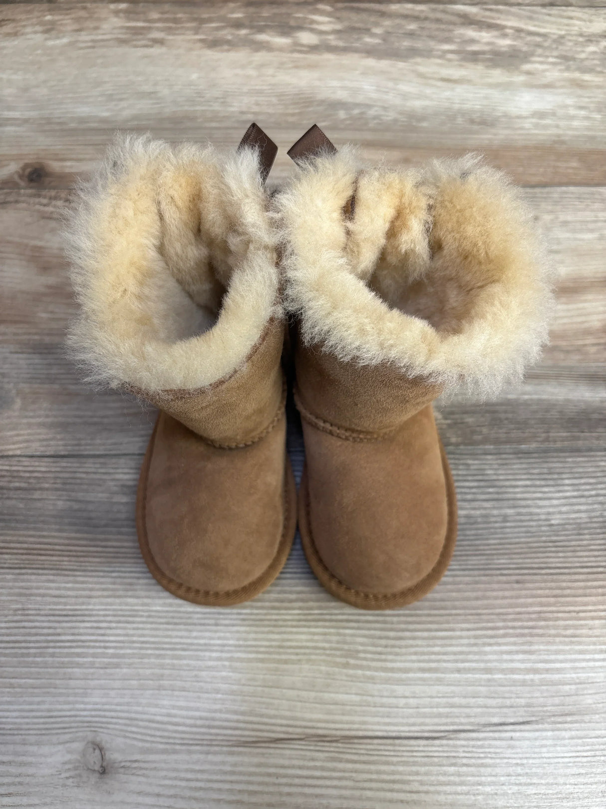 UGG Bailey Bow II Boots Chestnut sz 7c