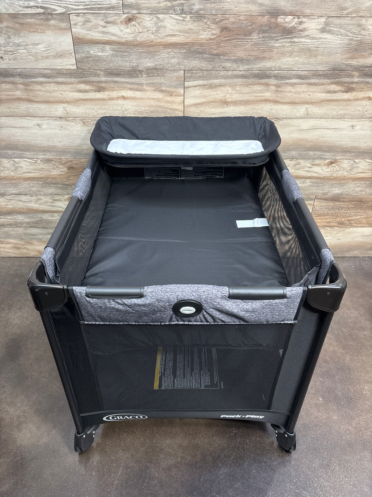 Graco Pack 'n Play Simple Solutions in Cam