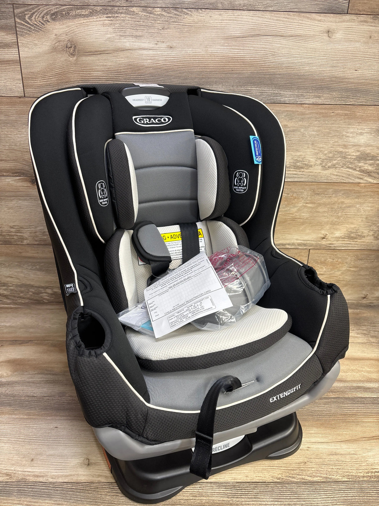 NEW Graco Extend2Fit Convertible Car Seat in Gotham 4-65lbs
