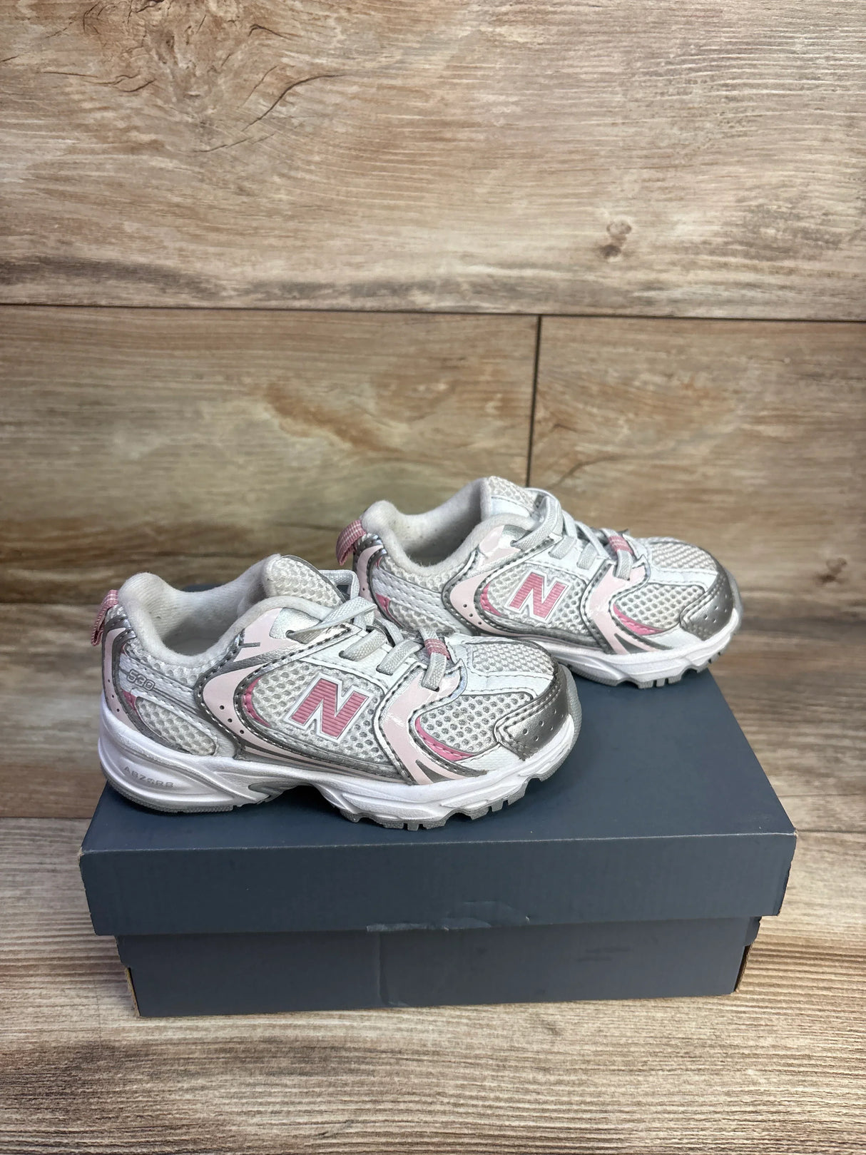 New Balance 530 Bungee Sneakers in Grey/Pink sz 6c
