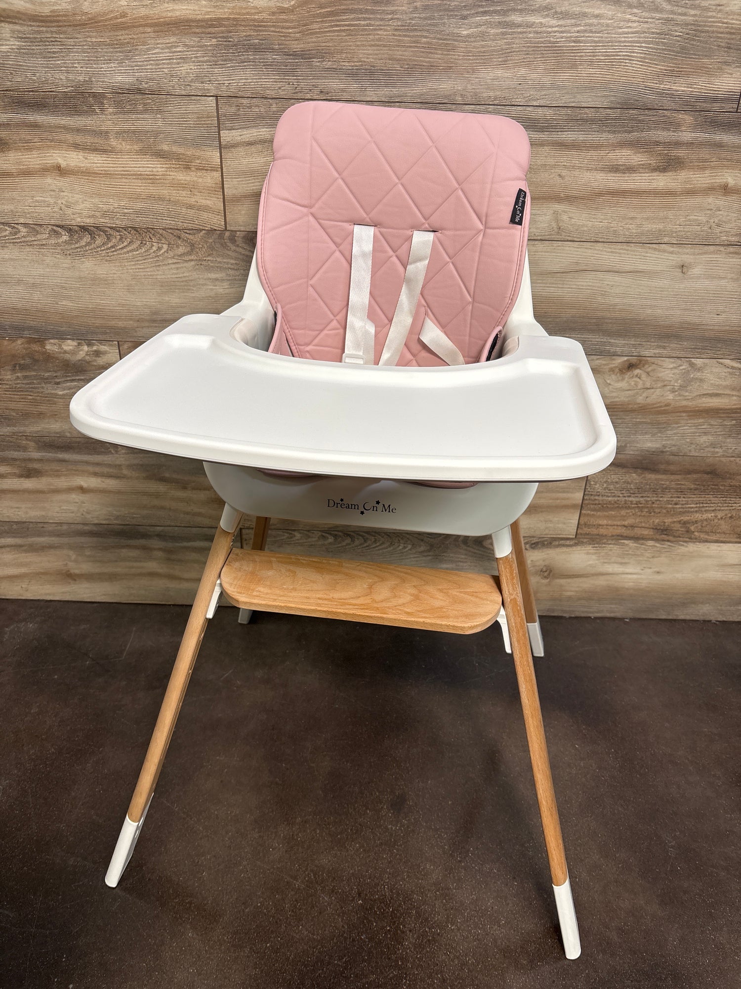Dream on Me Nibble 2 in 1 Wooden Highchair in Pink