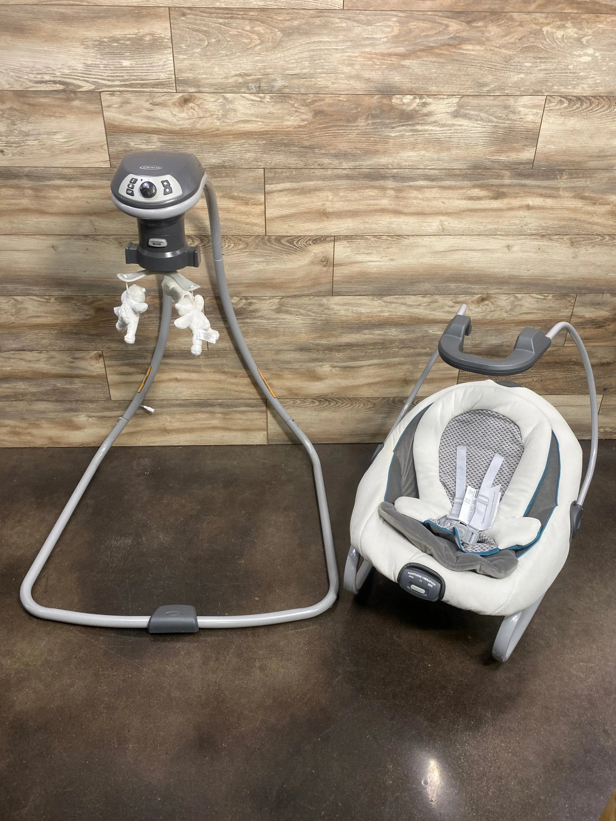 NEW Graco DuetSoothe Swing and Rocker in Sapphire