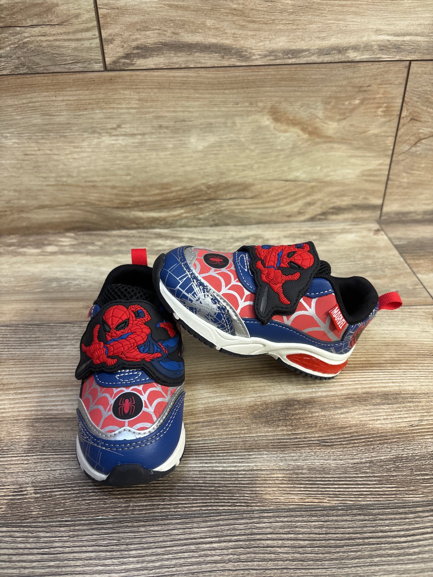 Marvel Spider-Man Light Up Sneakers Red sz 8c