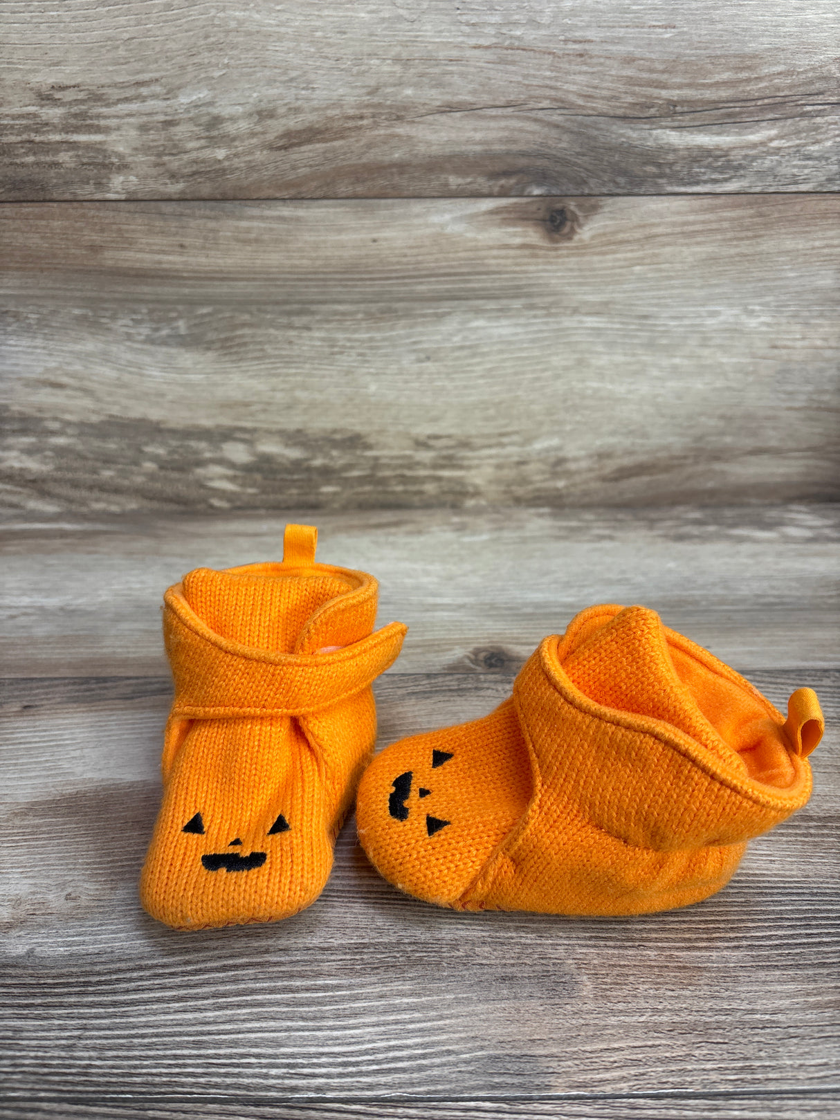 Cat & Jack Pumpkin Crib Booties Orange sz 3c