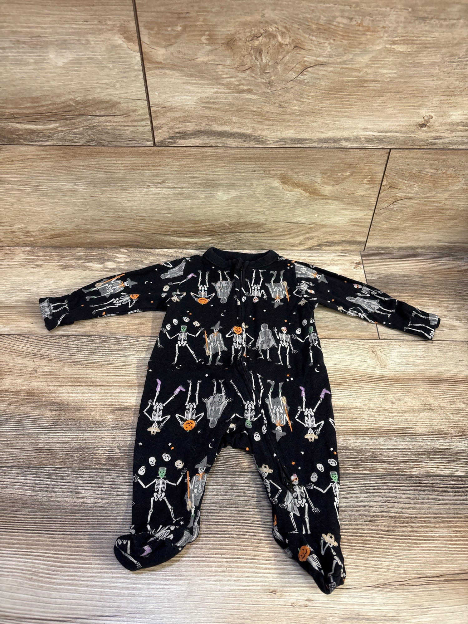 Old Navy Halloween Skeleton Sleeper Black sz 0-3m