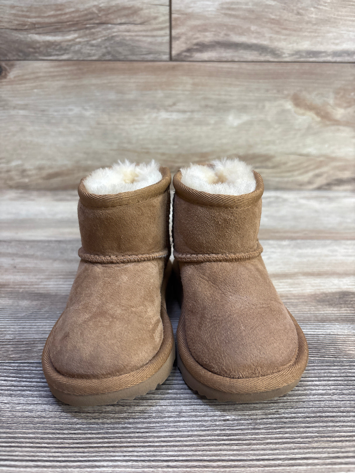 Ugg Kids Mini Classic II Boots Chestnut sz 6c