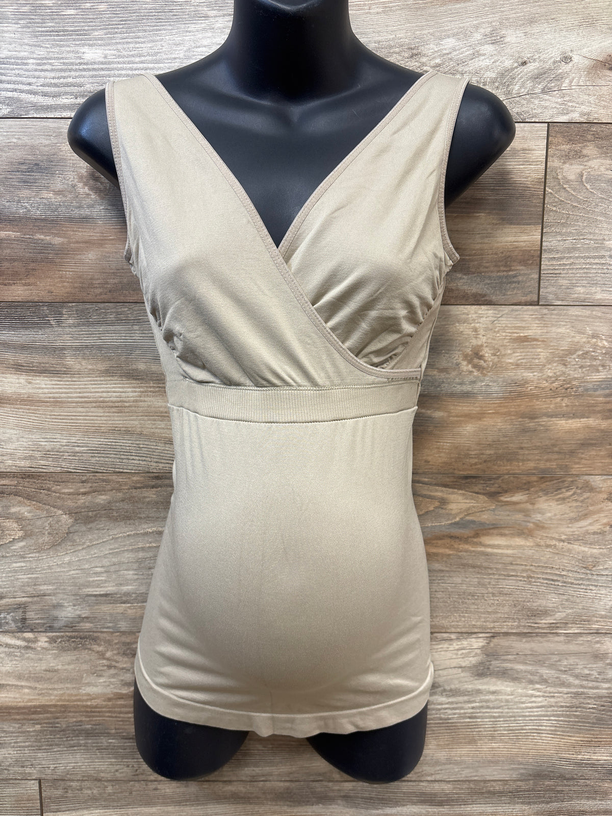 Ingrid & Isabel Seamless Crossover Nursing Tank Top Beige sz Large