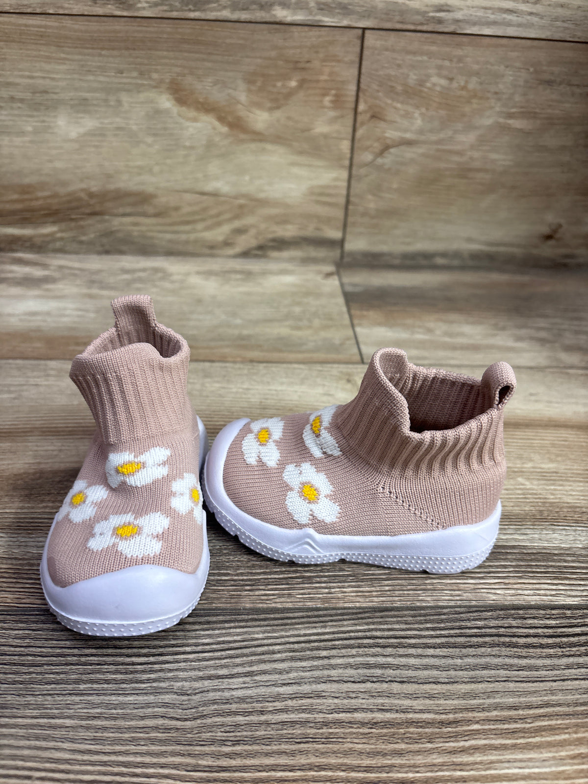 NEW Morendl Non-Slip Mesh Walking Sock Sneakers Beige sz 4/5c