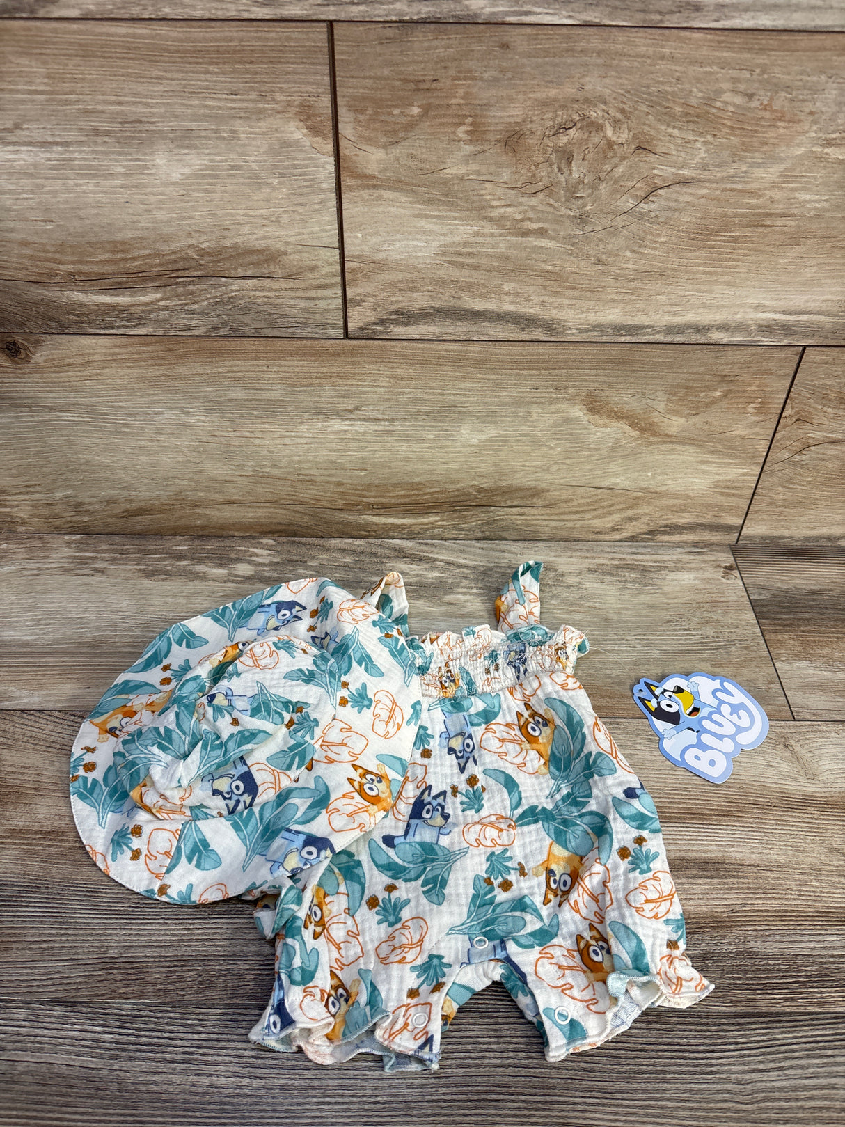 NEW Bluey 2pc Gauze Romper & Hat Set In Ivory sz Newborn