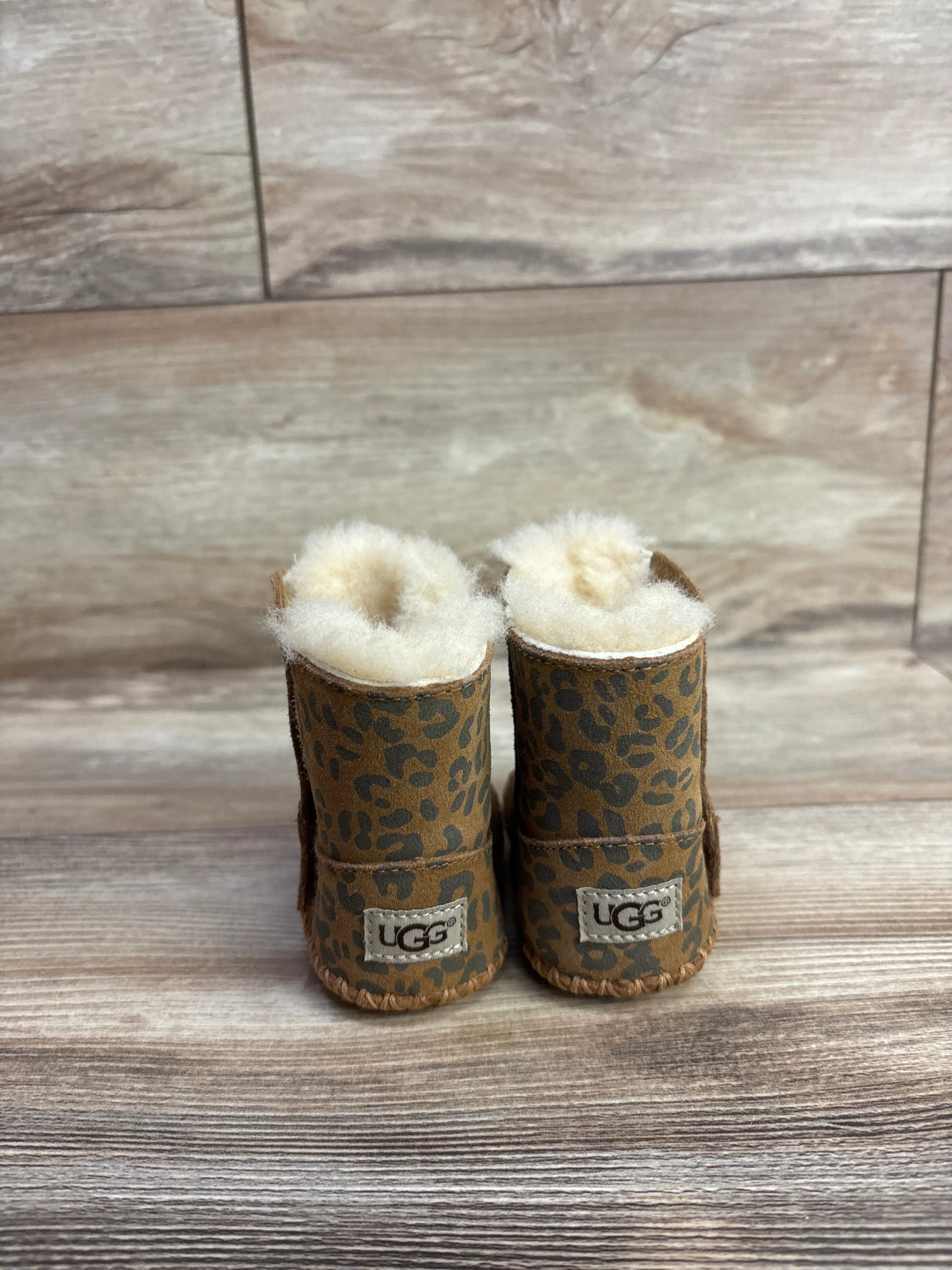 UGG Australia Cassie Leopard Print Boots Brown sz 0/1c