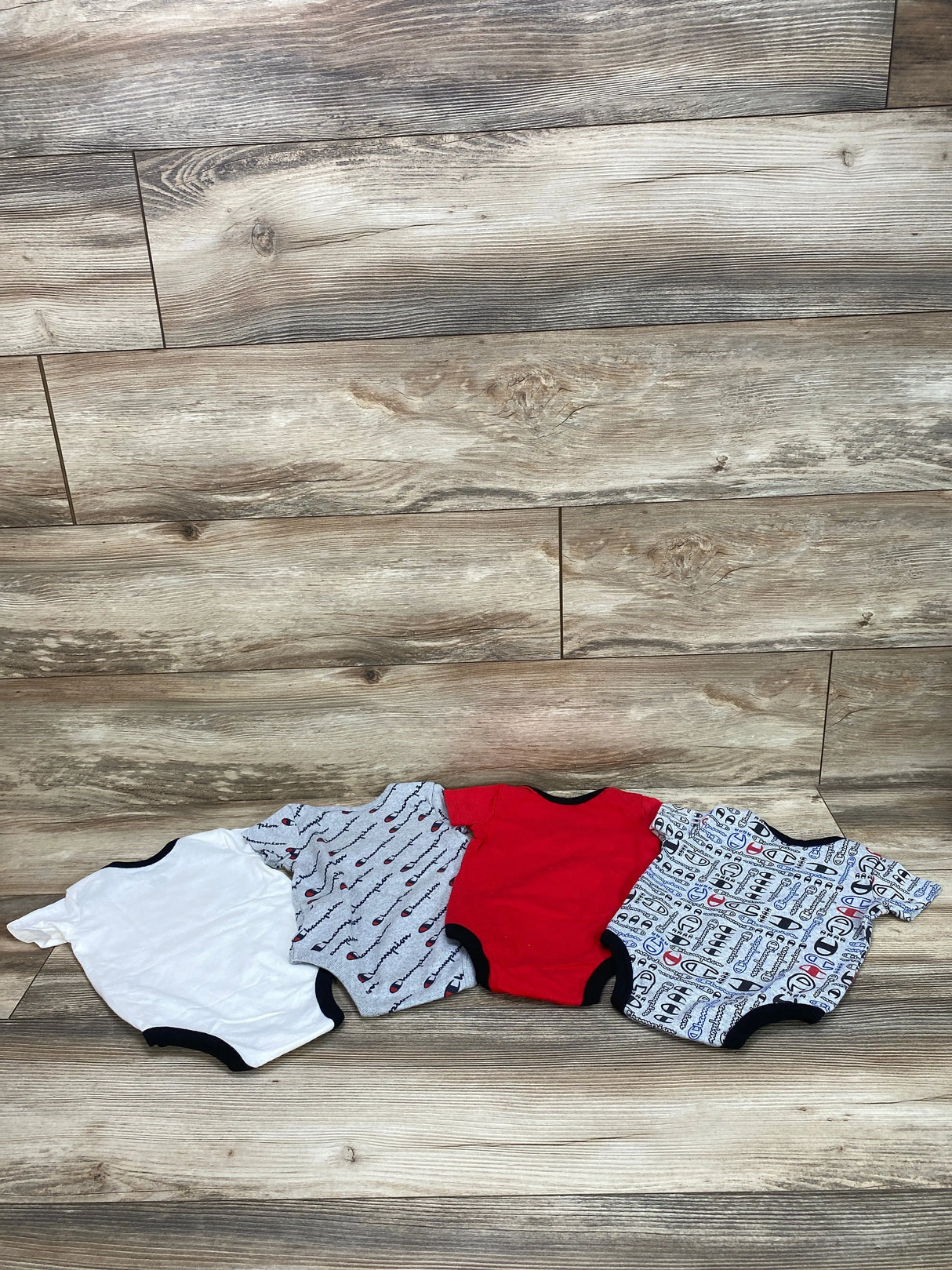 Champion 4pk Bodysuits Grey sz 3-6m