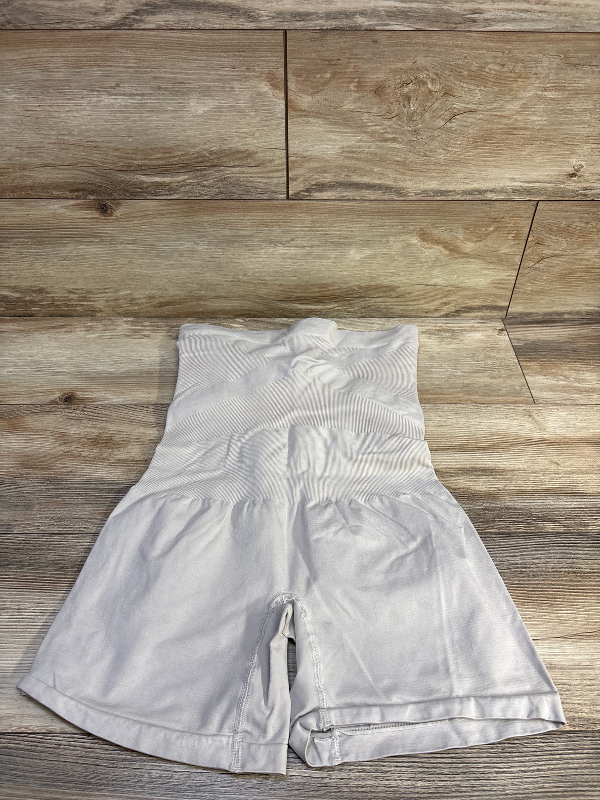 Blanqi Everyday Belly Support Maternity Shorts Beige sz Large