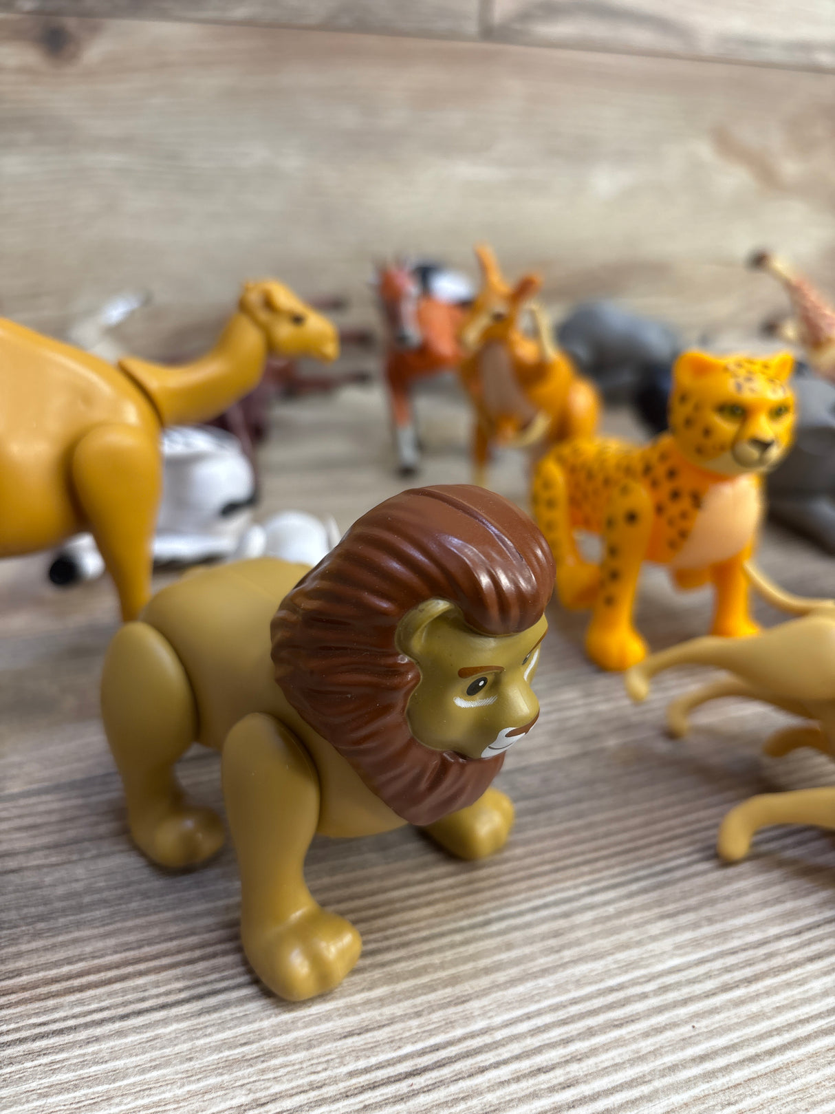 Beverly Hills Farm & Safari Animal Figurines Set of 20
