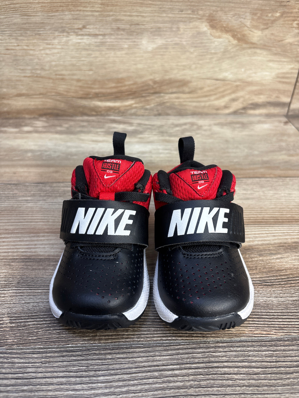 Nike Team Hustle D8 'Black University Red' Sneakers sz 5c