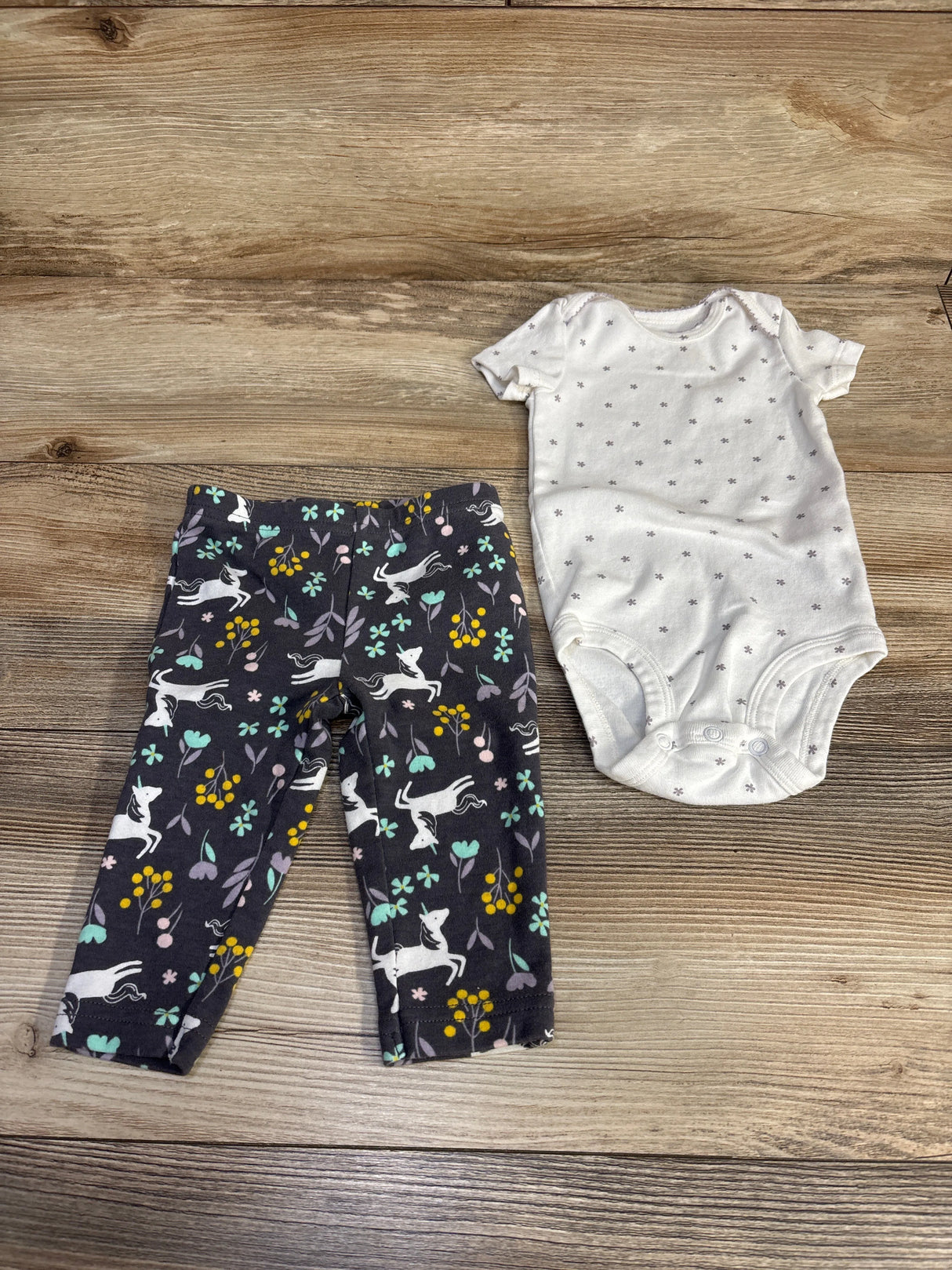 Simple Joys 2pc Bodysuit & Leggings White sz 3-6m