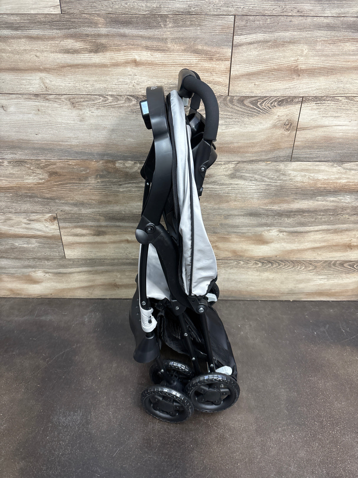 NWOT Kolcraft Cloud Sport Lightweight Stroller, Grey