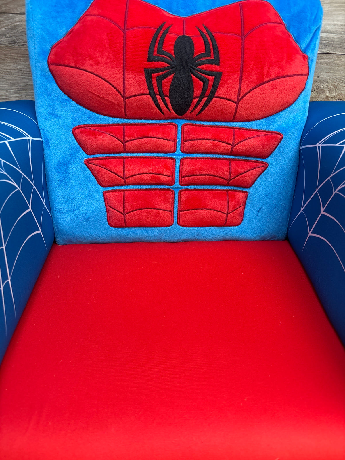 Delta Children Spider-Man Upholstered Chair