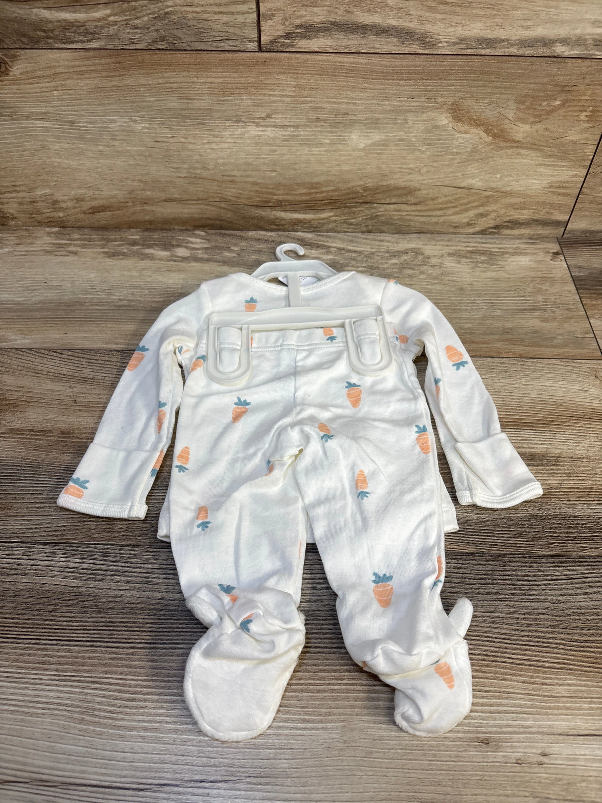 NEW Just One You 2pc Carrot Print Shirt & Footed Pants White sz 3m