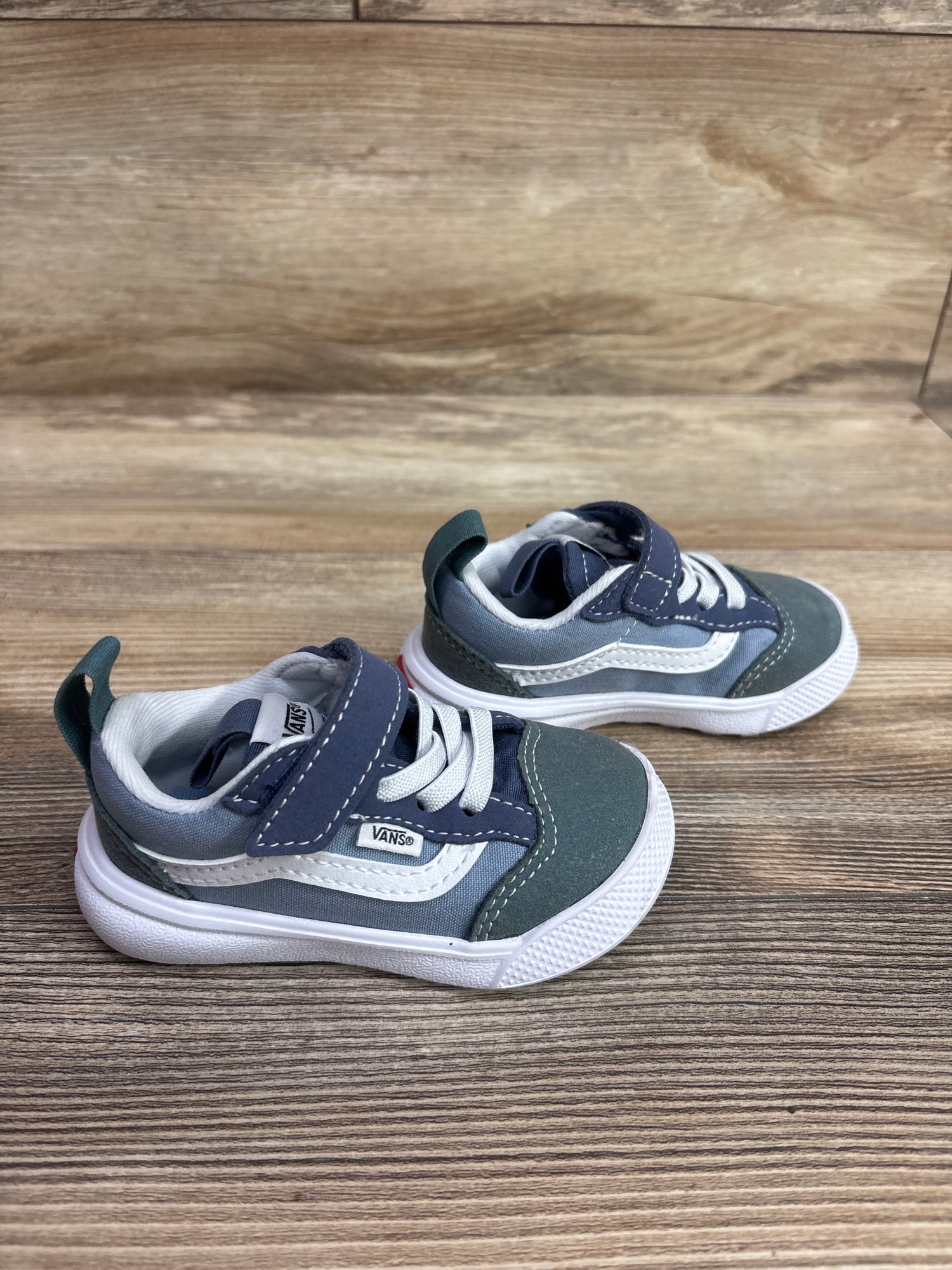 Vans UltraRange V Sneakers Green sz 5c