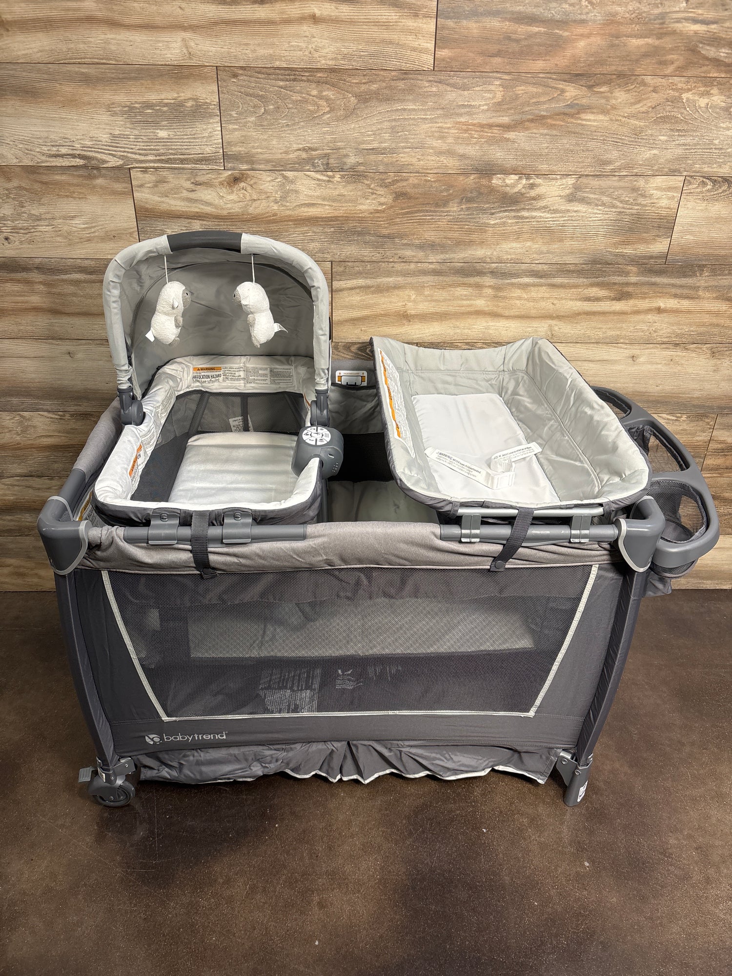NEW Baby Trend Retreat Nursery Center Playard in Robin