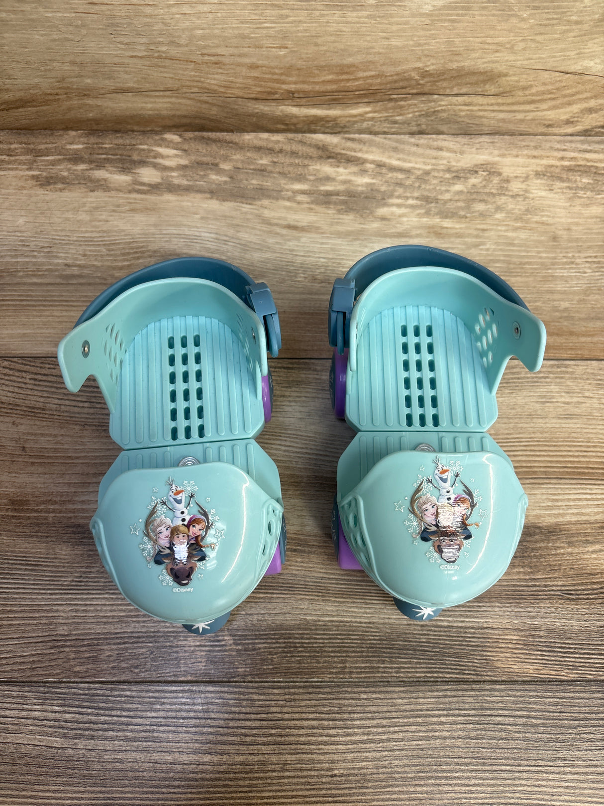 Disney Frozen Roller Skates with pads Set
