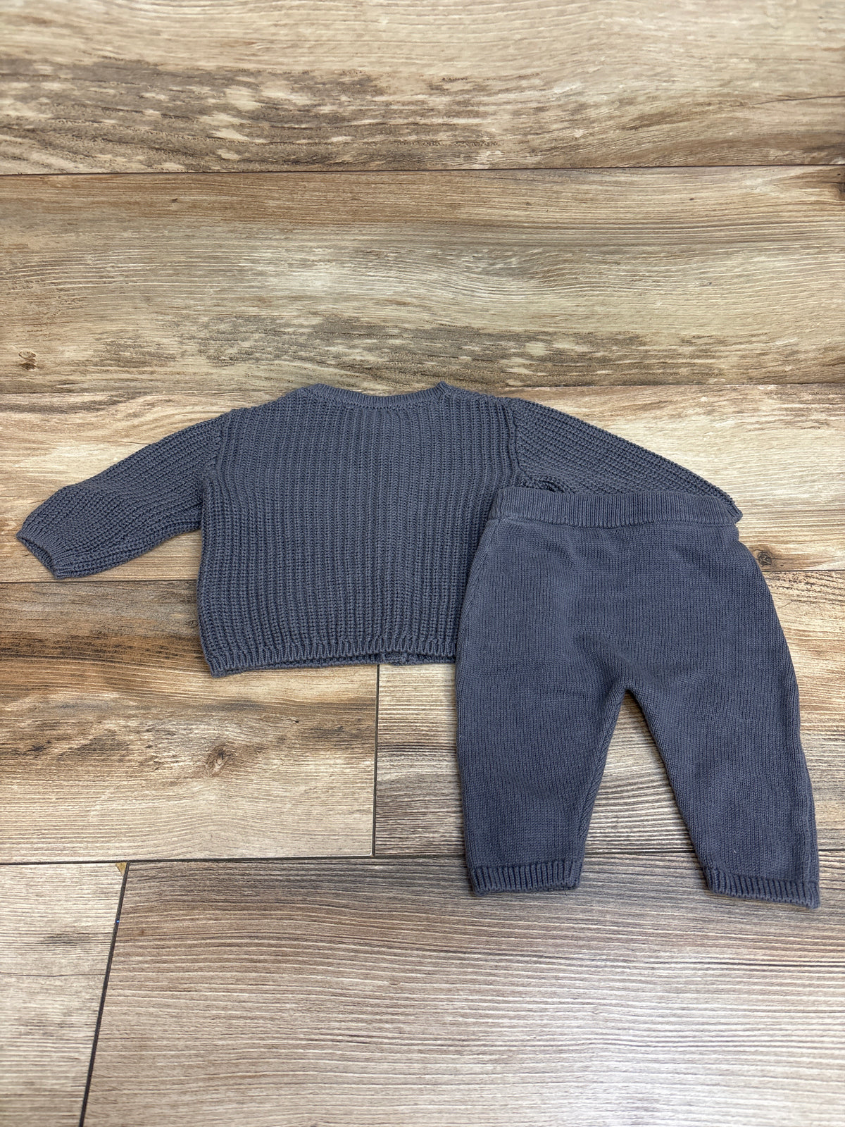 H&M 2pc Knit Button-Up Cardigan Sweater & Pants set Grey sz Newborn