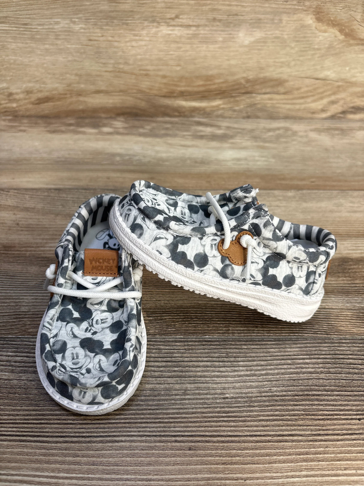 Hey Dude Disney Mickey Mouse Printed Wally Shoes Grey sz 7c