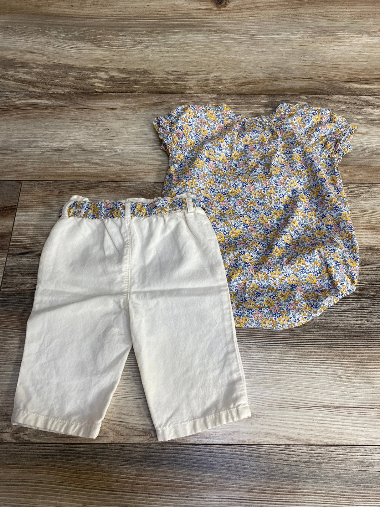 Oshkosh 2pc Floral Bodysuit & Pants White sz 9m