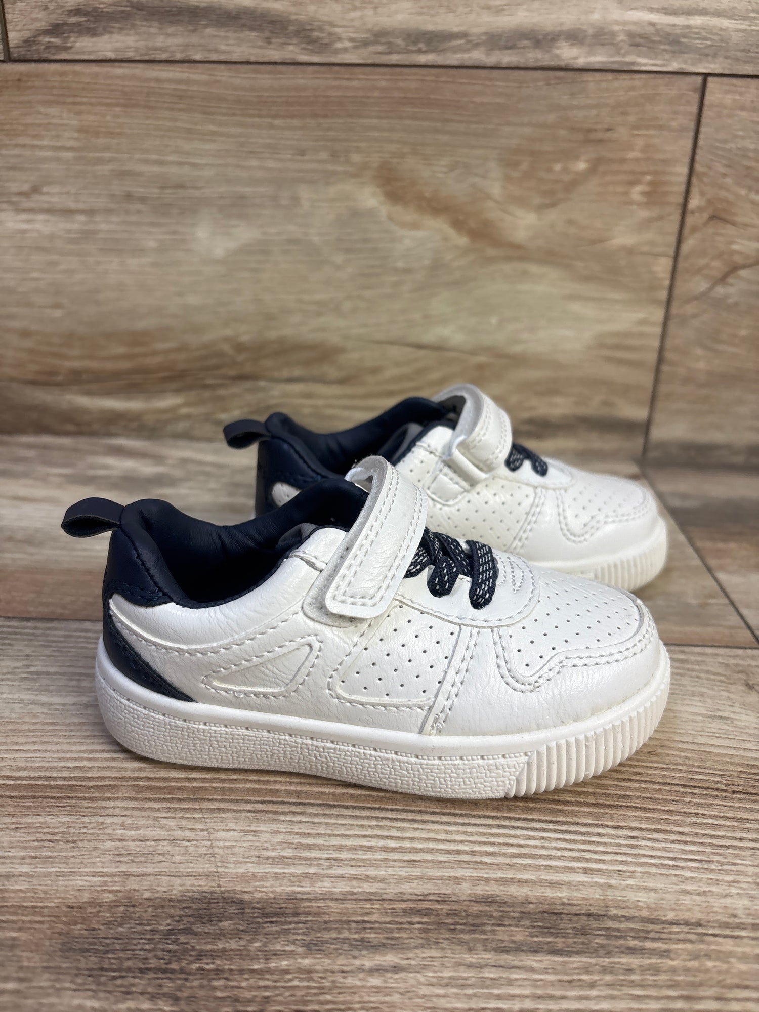 Carter's Casual Sneakers White sz 6c