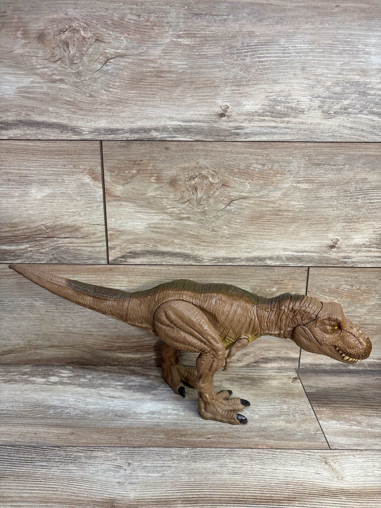 Jurassic World Camp Cretaceous Epic Roarin Tyrannosaurus Rex Action Figure