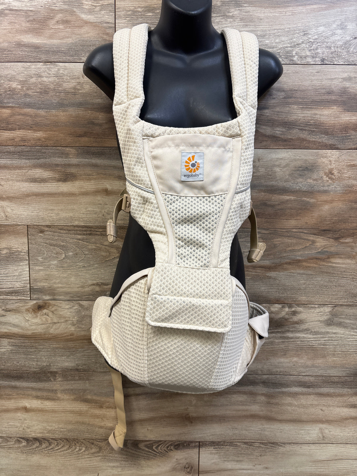 Ergobaby Alta Hip Seat Baby Carrier in Natural Beige 12-45lbs